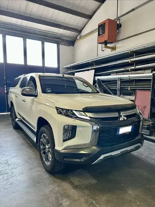 Usata Mitsubishi L200 150 CV (110 kW) 2021 Pick-up