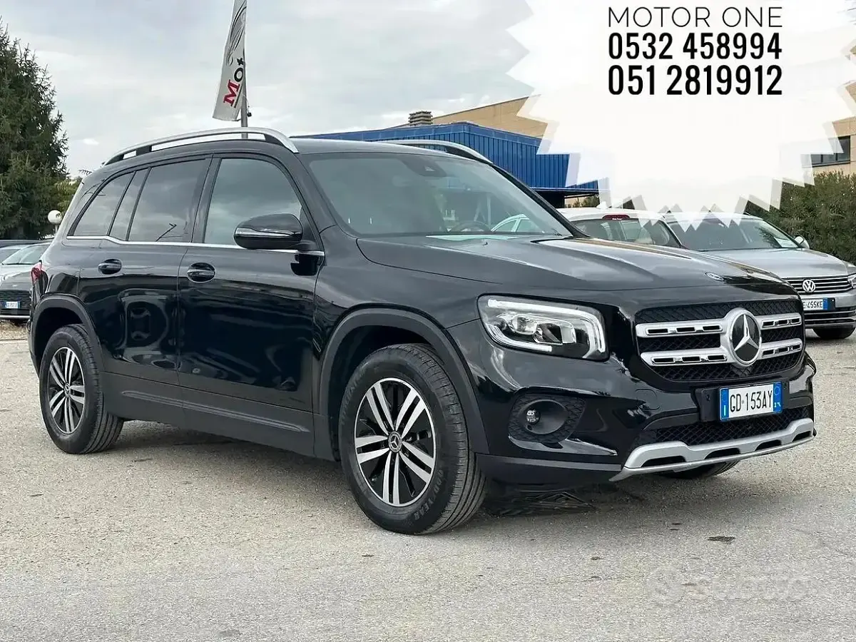 Käytetty Mercedes GLB220 190 HP (139 kW) 2020 Musta Katumaasturi