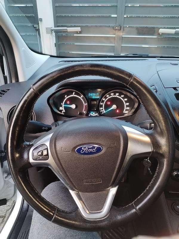 Usata Ford Courier 101 CV (74 kW) 2022 Bianco Monovolume