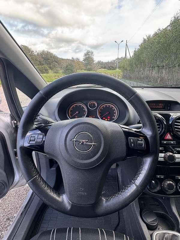 Usata Opel Corsa 80 CV (58 kW) 2009 Utilitaria