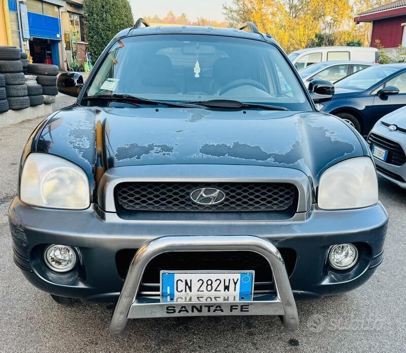 Usata Hyundai Santa Fe GLS 112 CV (82 kW) 2004 Nero SUV