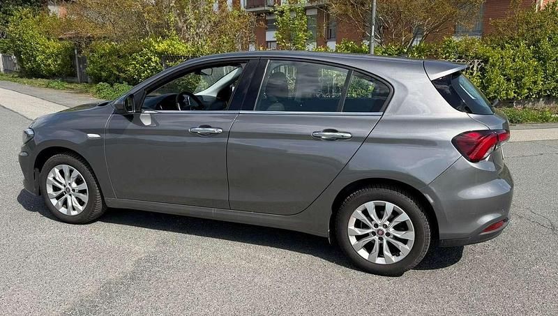 Usata Fiat Tipo Lounge 120 CV (88 kW) 2018 Grigio Berlina