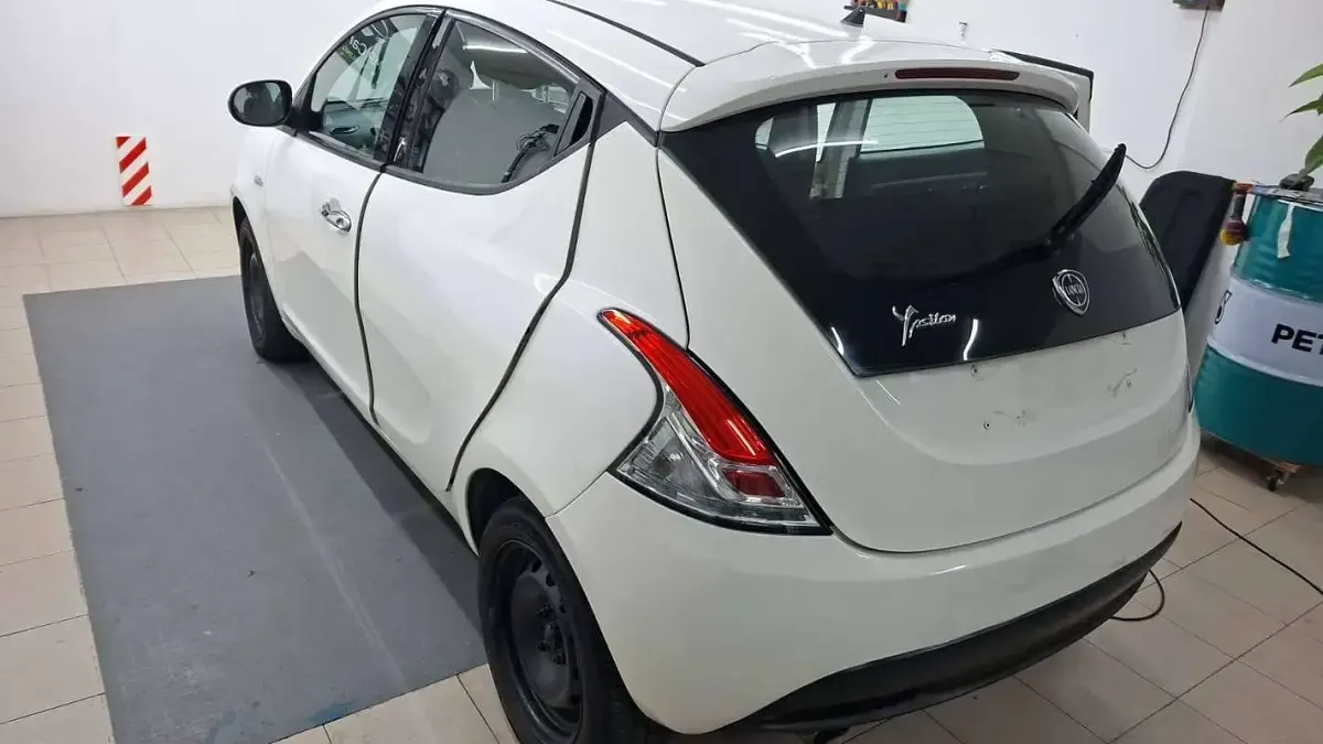 Usata Lancia Ypsilon Silver 69 CV (50 kW) 2013 Bianco Utilitaria