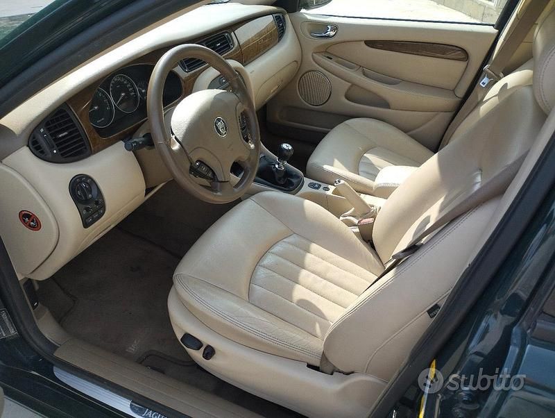 Usata Jaguar X-type 156 CV (114 kW) 2003 Verde Berlina
