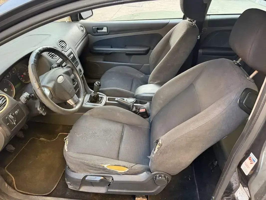 Usata Ford Focus Zetec 90 CV (66 kW) 2007 Grigio Berlina