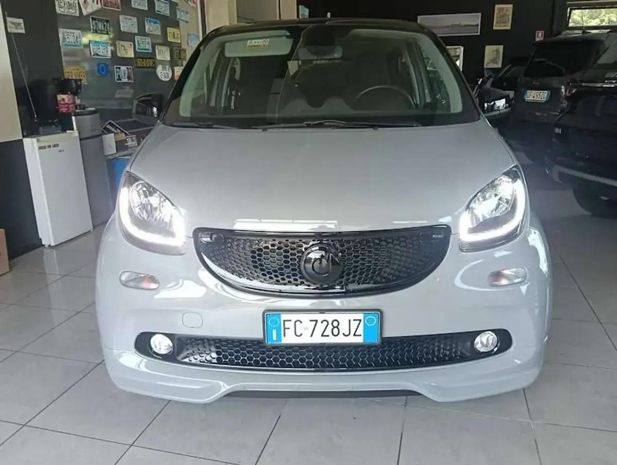 Usata Smart ForFour Brabus 90 CV (66 kW) 2016 Grigio Utilitaria