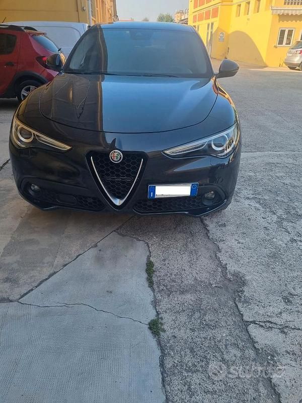 Usata Alfa Romeo Stelvio Business 200 CV (147 kW) 2018 Nero SUV