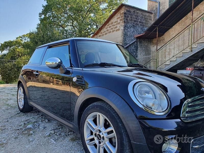 Usata Mini Cooper D 2011 Nero Utilitaria