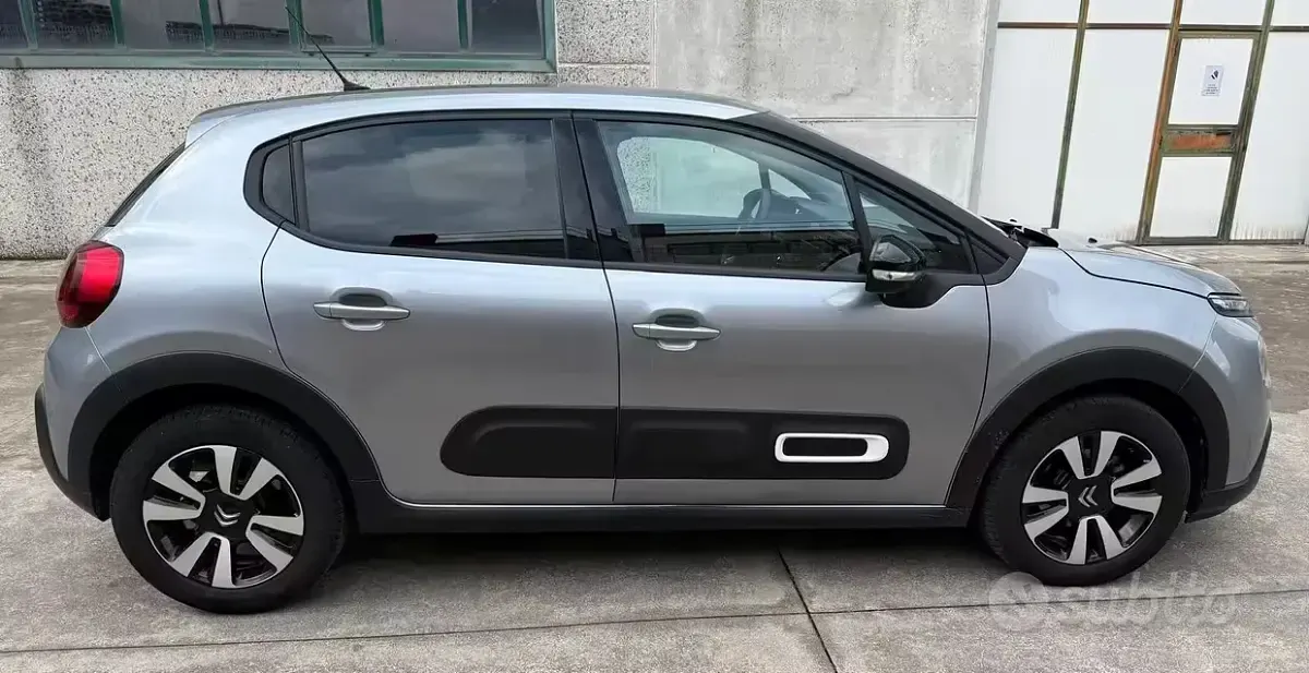 Usata Citroën C3 PureTech 110 CV (80 kW) 2024 Grigio Berlina