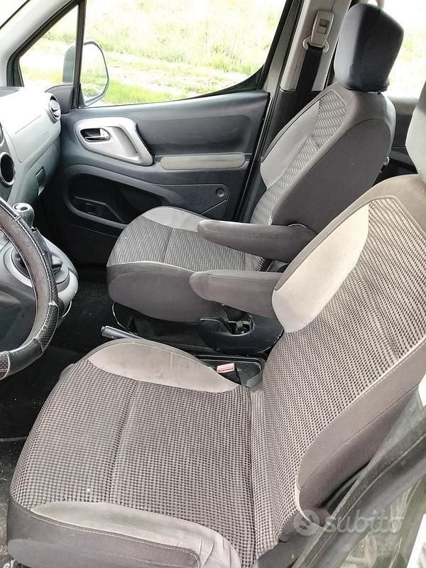 Usata Peugeot Partner 90 CV (66 kW) 2011 Verde Monovolume