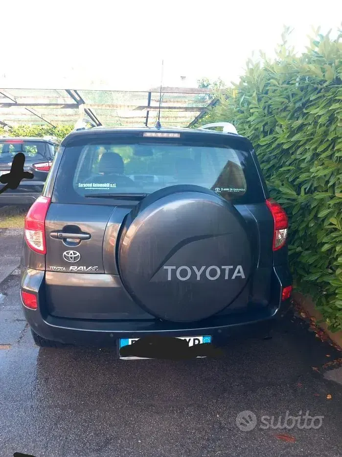 Usata Toyota RAV4 136 CV (100 kW) 2007 SUV
