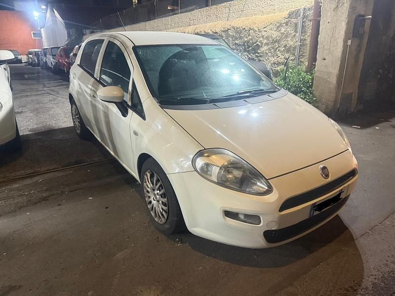 Usata Fiat Punto Street 95 CV (69 kW) 2017 Bianco Berlina