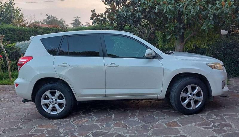 Usata Toyota RAV4 150 CV (110 kW) 2012 Bianco SUV