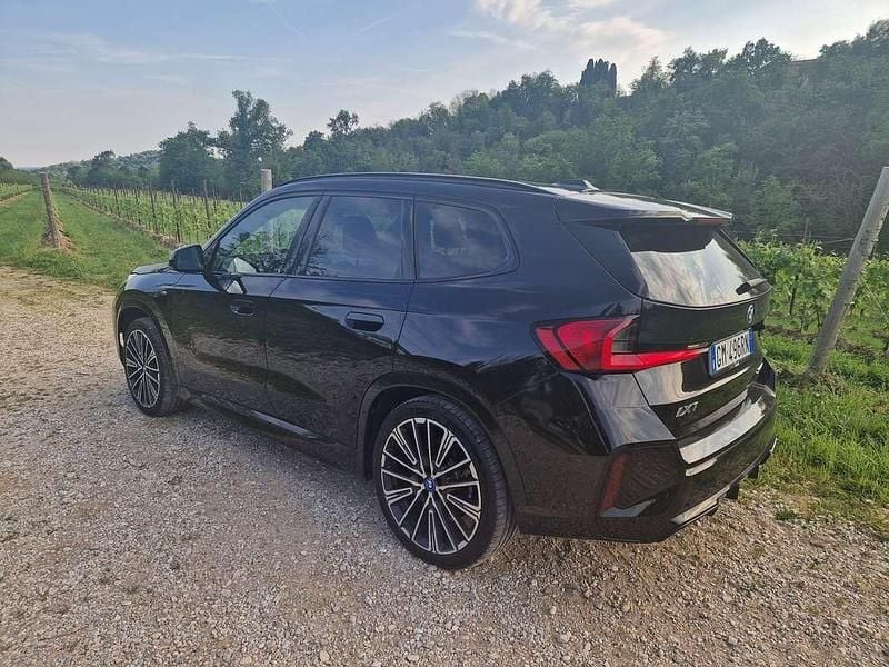 Usado BMW iX1 M Sport 103 kW (141 CV) 2023 Negro SUV