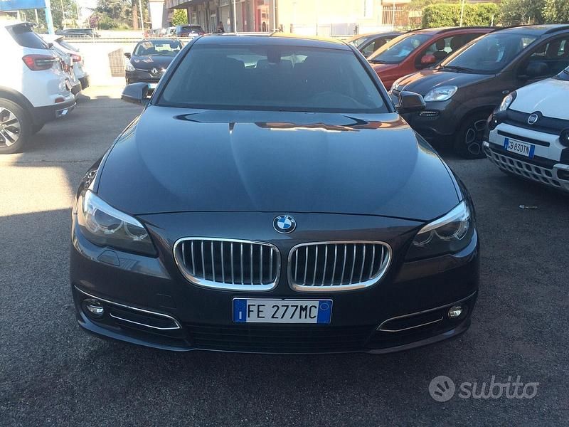 Usata BMW 520 Luxury Line 190 CV (139 kW) 2016 Grigio Station wagon