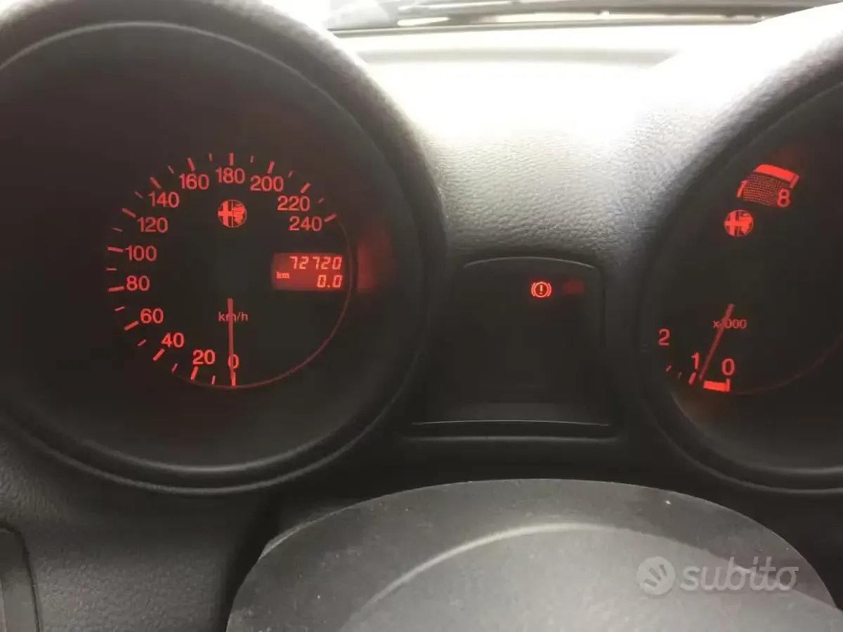 Usata Alfa Romeo 156 144 CV (105 kW) 2000 Rosso Berlina