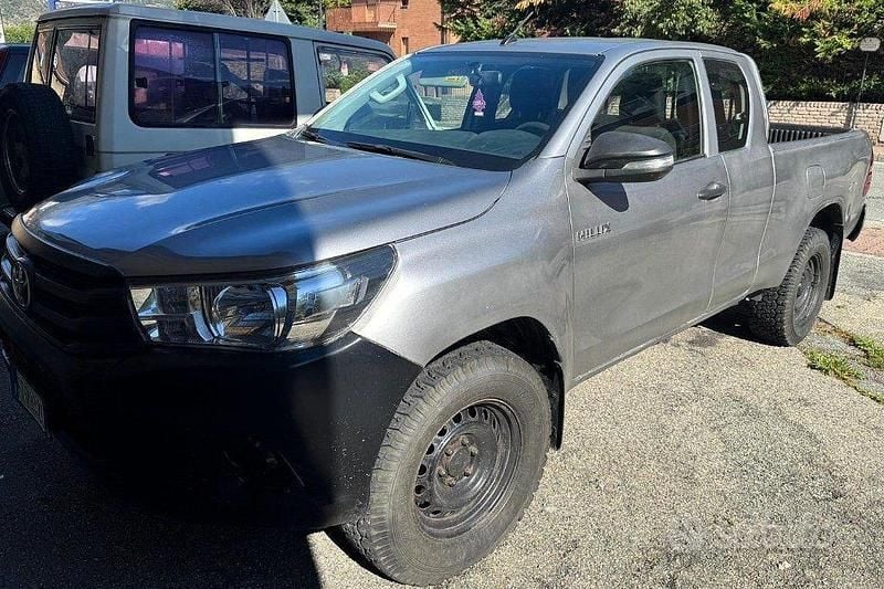 Usata Toyota HiLux Comfort 150 CV (110 kW) 2019 Grigio Pick-up