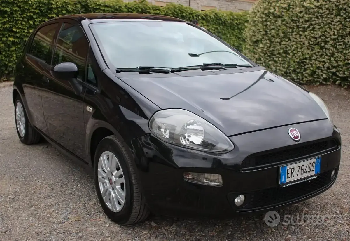 Usata Fiat Punto Evo Dynamic 69 CV (50 kW) 2013 Nero Utilitaria