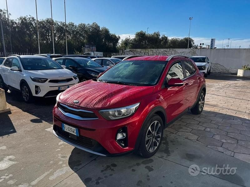 Rosso Usata 2017 Kia Stonic GT-Line SUV | 12.000 € (Cara) - Immagine 1/4