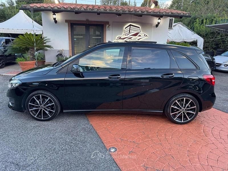Usata Mercedes B200 Premium 136 CV (100 kW) 2018 Nero Monovolume