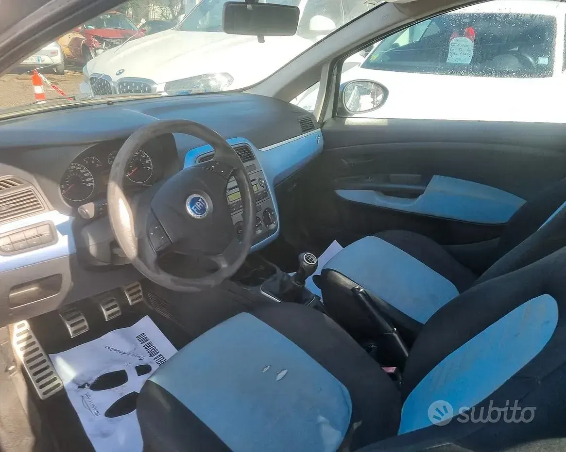 Usata Fiat Punto 69 CV (50 kW) 2006 Grigio Utilitaria