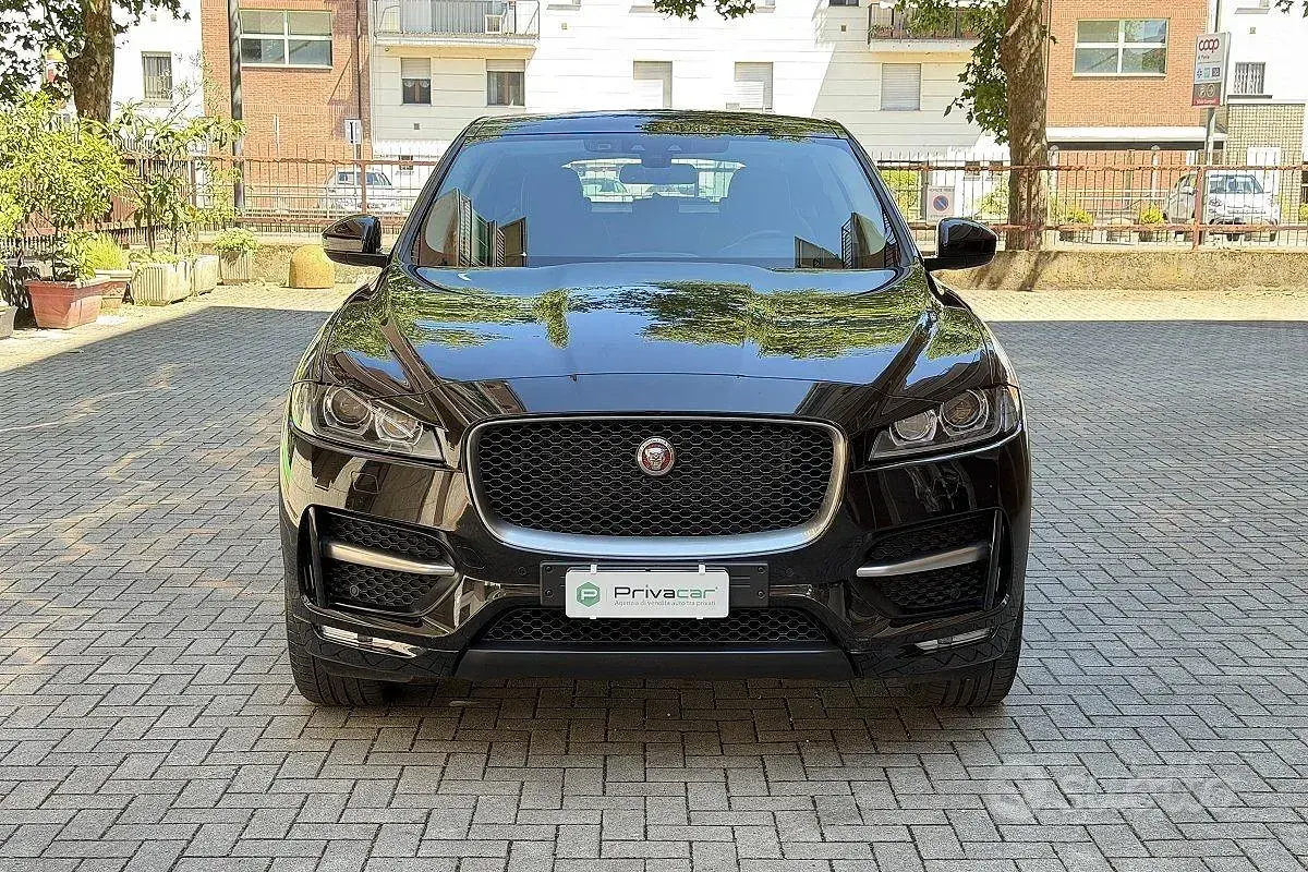 Usata Jaguar F-Pace R-Sport 180 CV (132 kW) 2017 Nero SUV