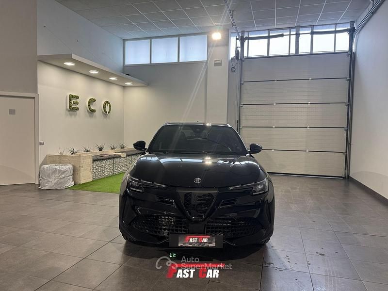 Nuova Alfa Romeo Junior Edizione Speciale 136 CV (100 kW) 2025 Nero SUV