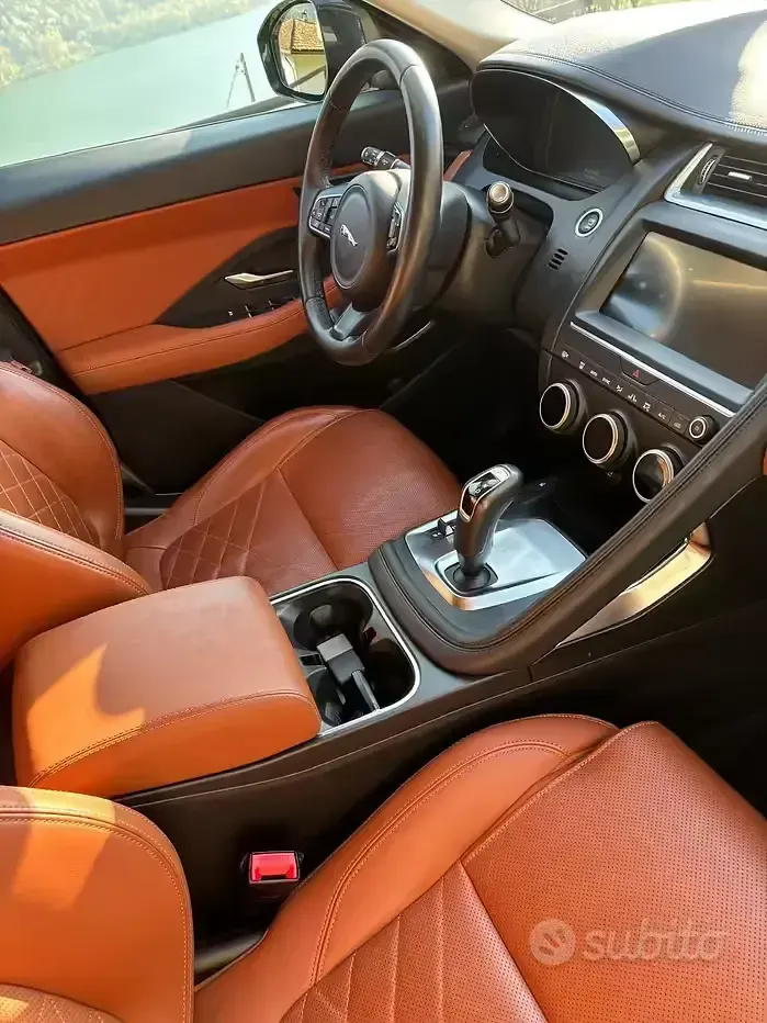 Usata Jaguar E-Pace 249 CV (183 kW) 2019 Nero SUV