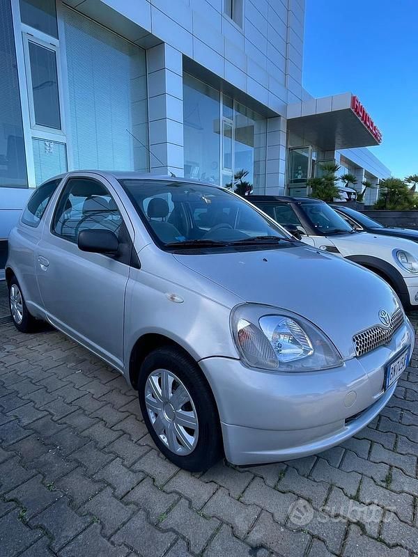 Usata Toyota Yaris Sol 2000 Grigio Utilitaria