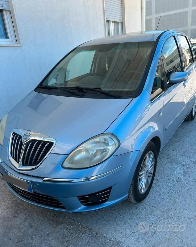 Blu Usata 2008 Lancia Musa Monovolume | 4200 € (Cara) - Immagine 1/4