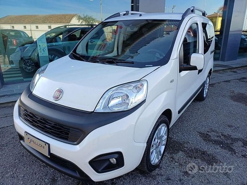 Begagnad Fiat Qubo Trekking 95 HK (69 kW) 2018 Vit Minibuss