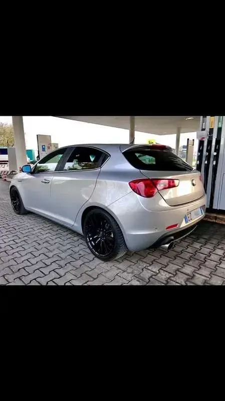 Usata Alfa Romeo Giulietta Sprint 105 CV (77 kW) 2015 Utilitaria