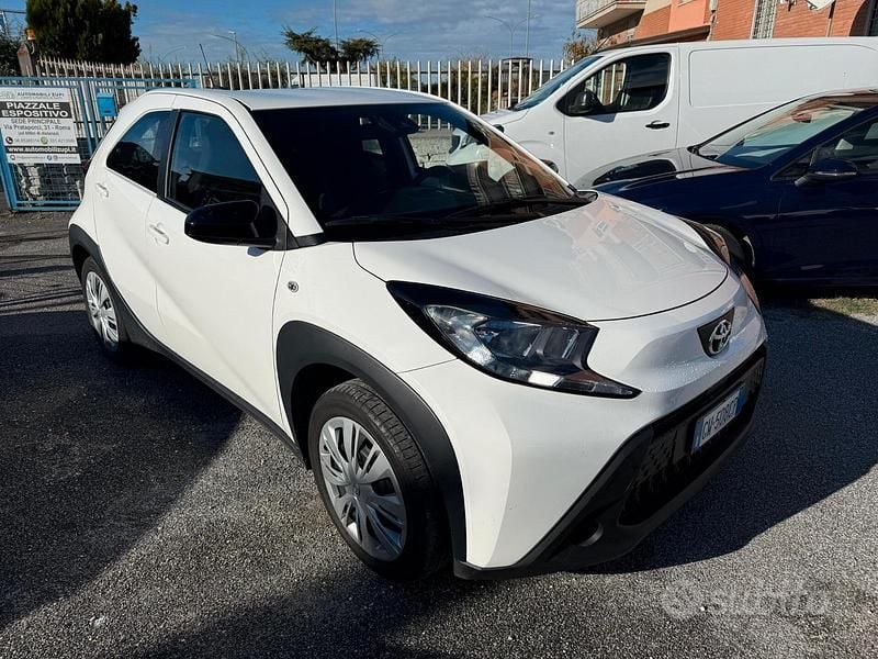 Bianco Usata 2024 Toyota Aygo X SUV | 15.490 € (Ottimo prezzo) - Immagine 1/4