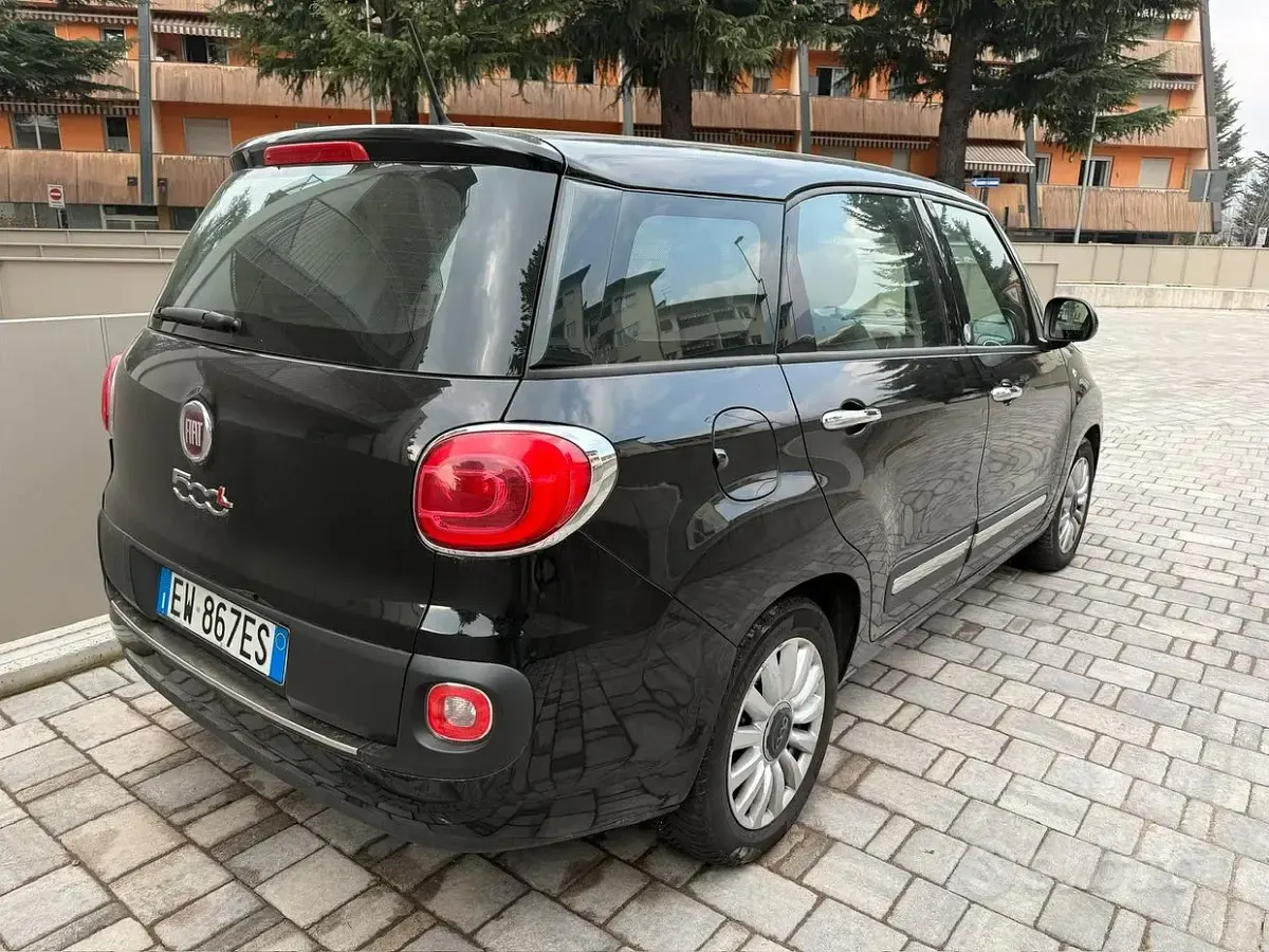 Usado Fiat 500L 105 CV (77 kW) 2014 Negro Monovolumen