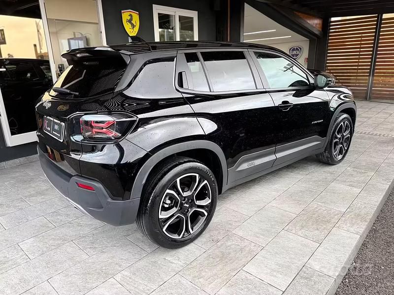 Usata Jeep Avenger Summit 101 CV (74 kW) 2023 Nero SUV