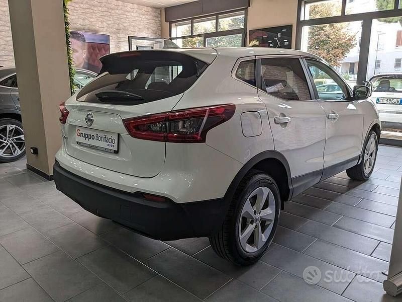 Usata Nissan Qashqai 131 CV (96 kW) 2018 Bianco SUV