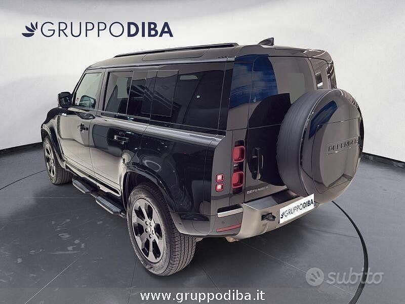 Usata Land Rover Defender SE Dynamic 200 CV (147 kW) 2025 Nero SUV
