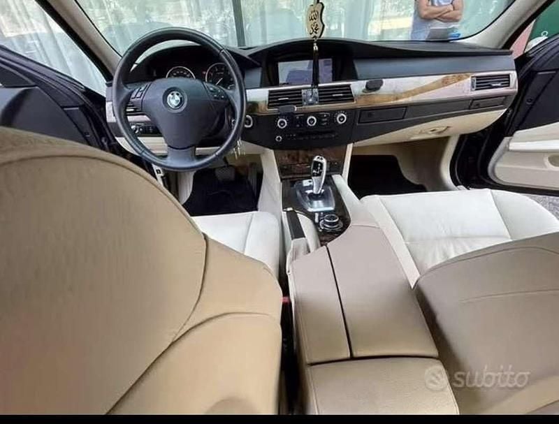 Usata BMW 523 Sport Line 190 CV (139 kW) 2009 Berlina