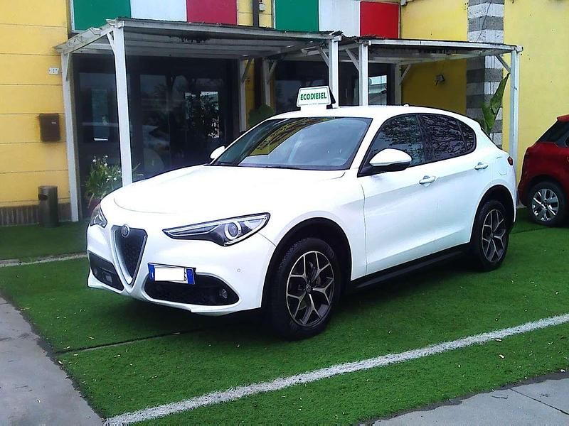Usata Alfa Romeo Stelvio Executive 209 CV (153 kW) 2018 Bianco SUV