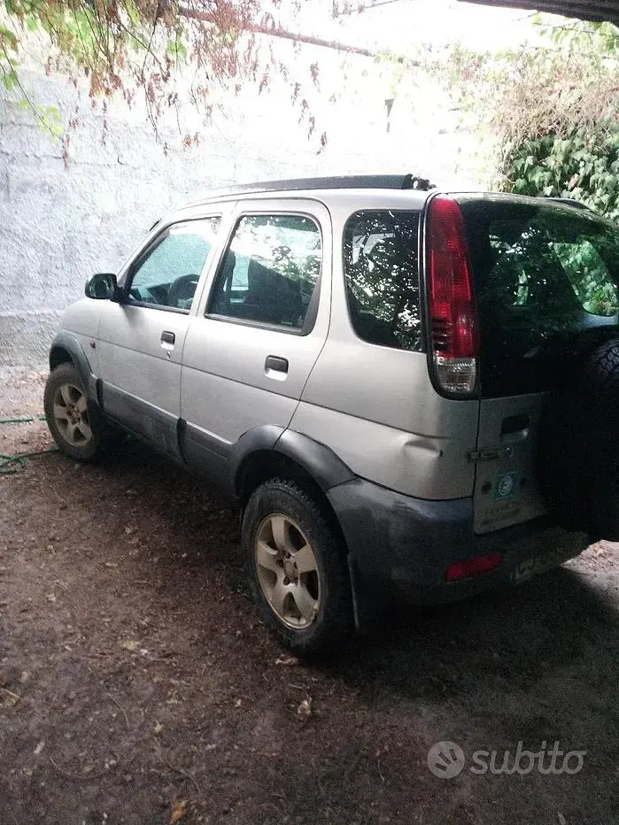 Usata Daihatsu Terios 86 CV (63 kW) 2003 Grigio SUV