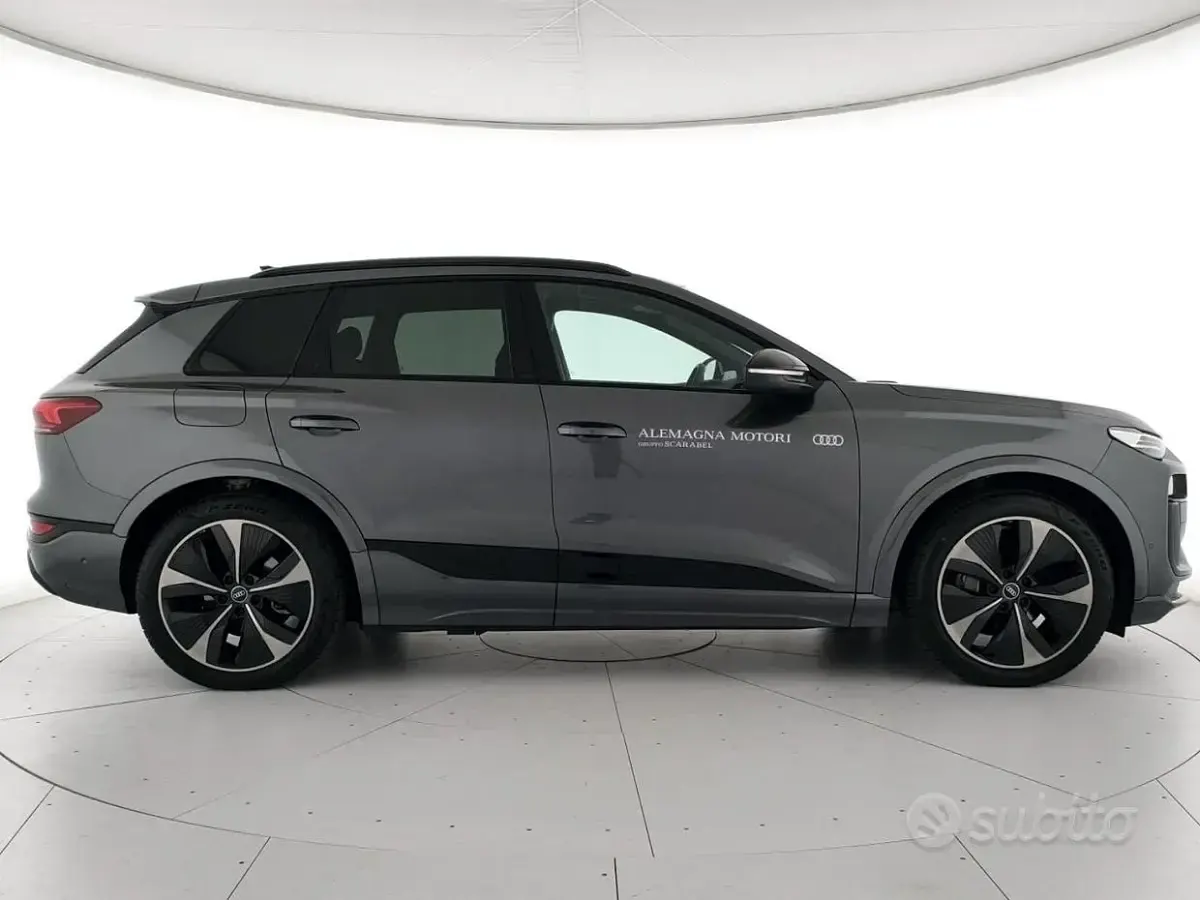 Ny Audi Q6 e-tron Business 239 kW (326 HK) 2025 Grå SUV