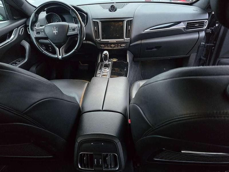 Usata Maserati Levante 250 CV (183 kW) 2017 Grigio SUV