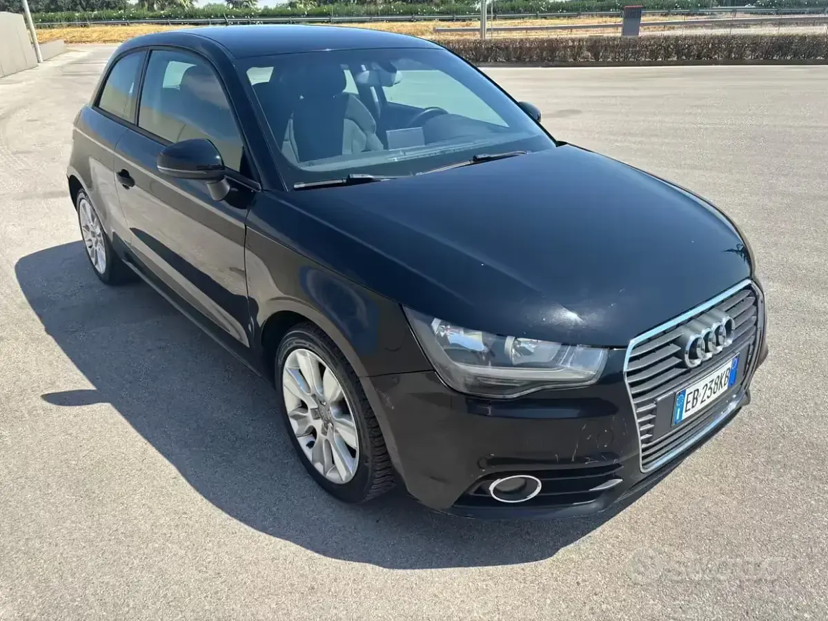 Usata Audi A1 Ambition 105 CV (77 kW) 2010 Nero Utilitaria