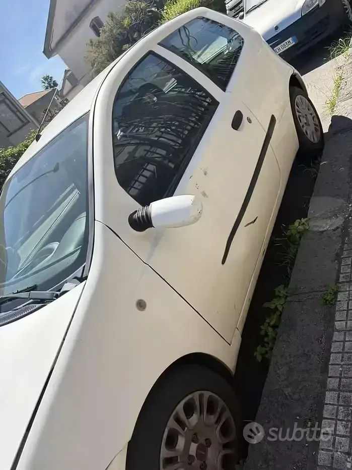 Usata Fiat Punto 69 CV (50 kW) 2006 Bianco Utilitaria