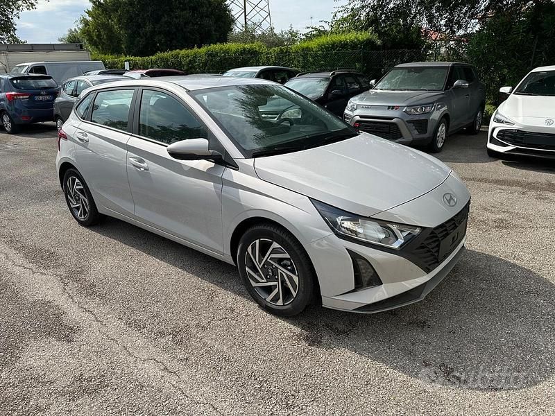 Nuova Hyundai i20 79 CV (58 kW) 2025 Grigio Utilitaria