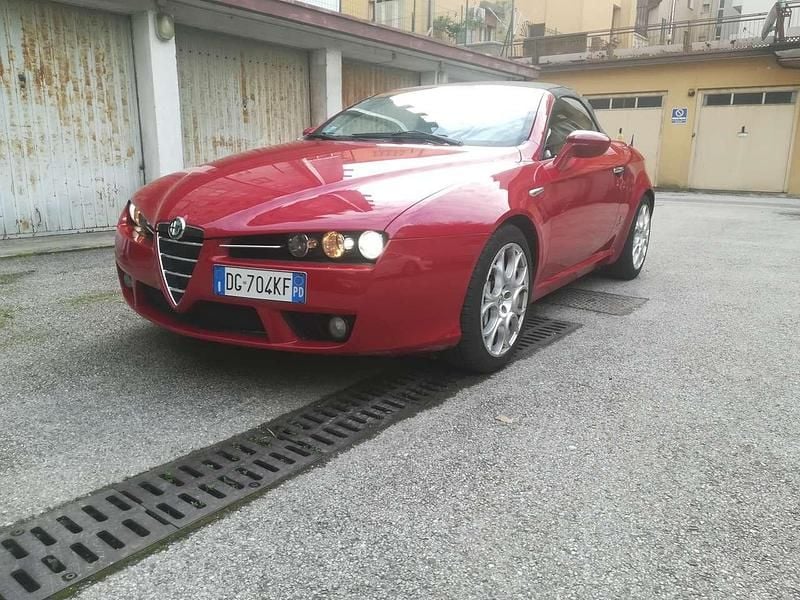 Usata Alfa Romeo Spider Exclusive 200 CV (147 kW) 2007 Rosso Cabrio
