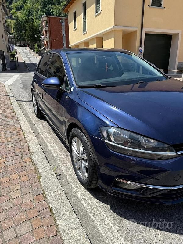 Usata VW Golf VII 115 CV (84 kW) 2018 Blu Utilitaria