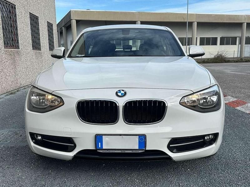 Usata BMW 118 Sport Line 143 CV (105 kW) 2012 Bianco Utilitaria