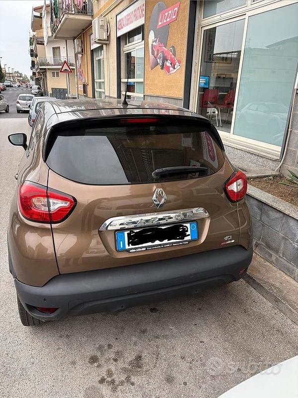 Usata Renault Captur 90 CV (66 kW) 2017 Marrone SUV