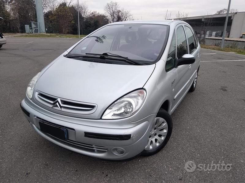 Usata Citroën Xsara Picasso Exclusive 116 CV (85 kW) 2003 Grigio Monovolume